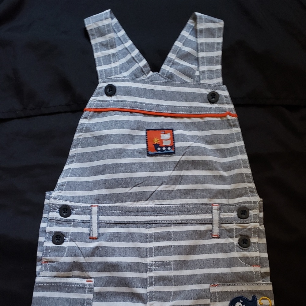 Clothes - Picture 2 of 4